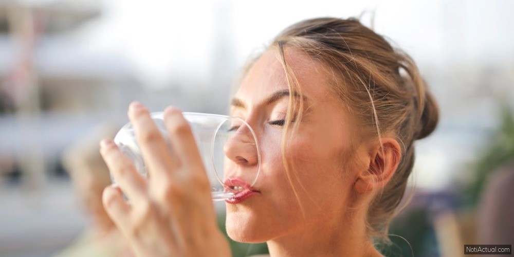 Que hay de cierto sobre beber 8 vasos de agua al día