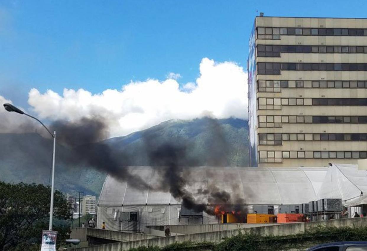 Reportan incendio en la terraza del CCCT