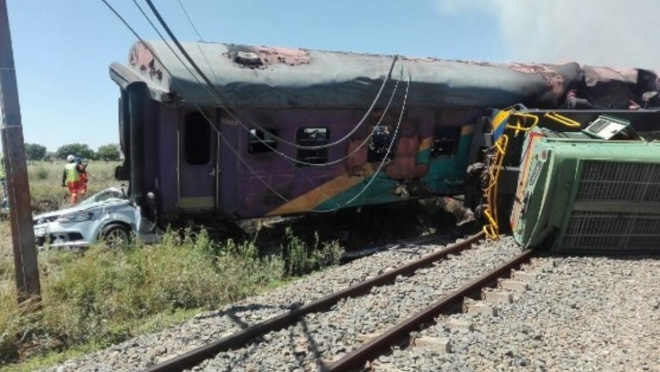 12 el número de muertes en un accidente de tren en Sudáfrica