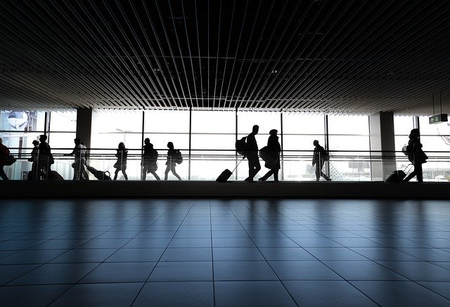 EEUU pide a sus ciudadanos a no viajar al extranjero y a regresar si pueden