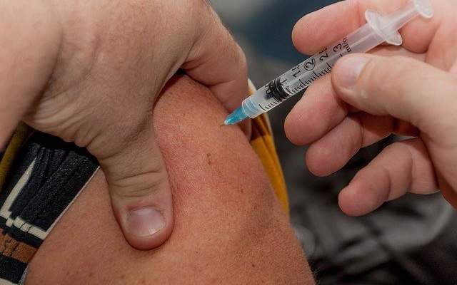 AstraZeneca afirma tener 2000 millones de dosis de una vacuna anticoronavirus