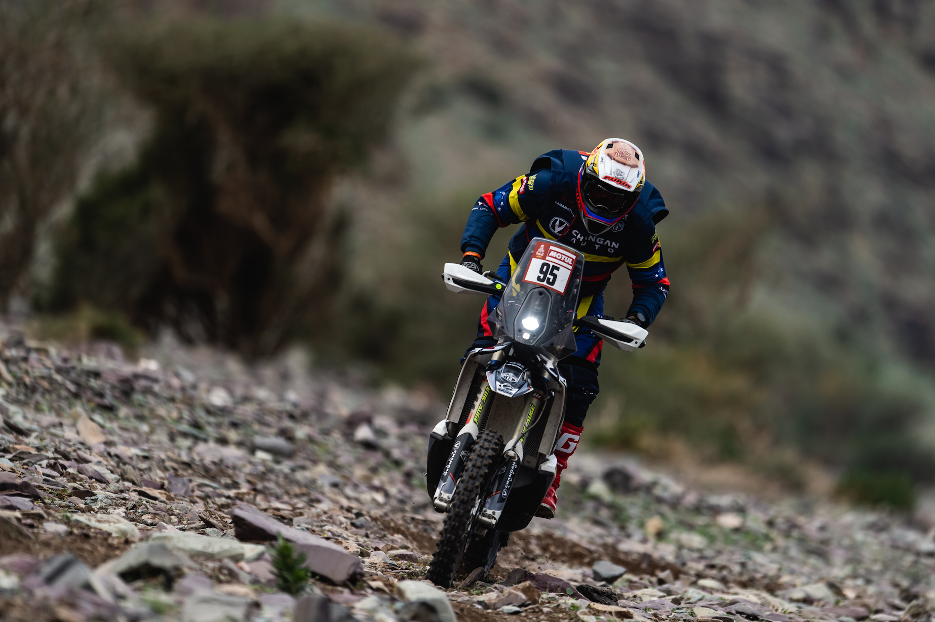 NICOLÁS CARDONA SIGUE AVANZANDO EN EL DAKAR (Foto Duda Bairros)