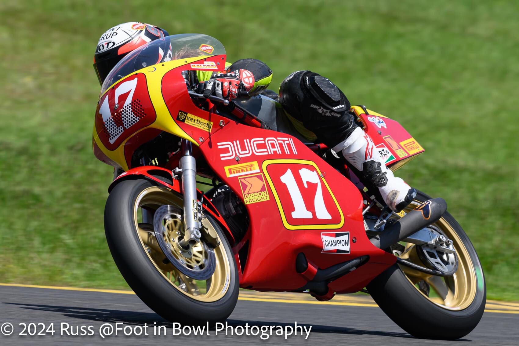 MICHAEL BERTI COMPITE EN SYDNEY CON LA DUCATI TT2 992