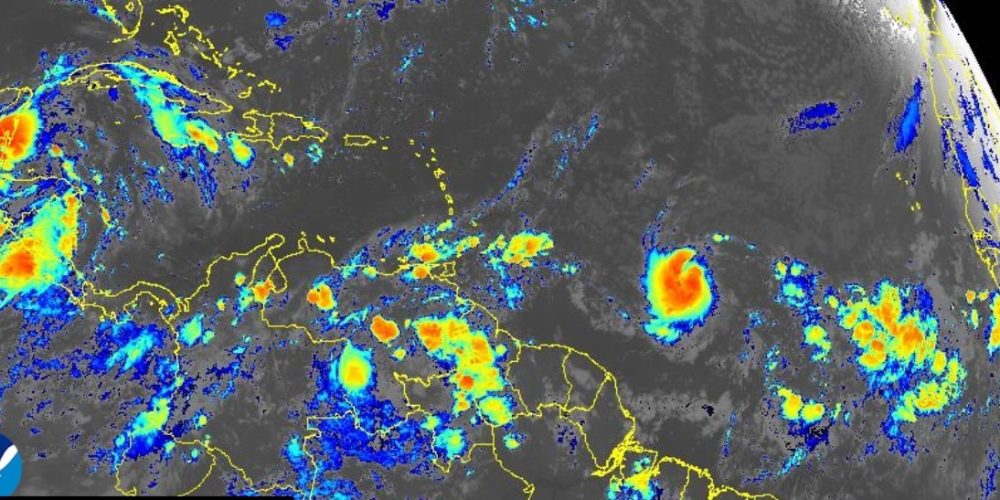 TORMENTA BERYL HURACAN