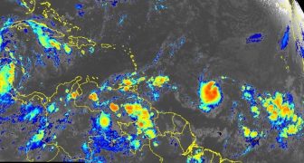 TORMENTA BERYL HURACAN