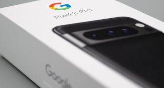 Google Pixel 8 Pro Obsidian Black Closeup Box