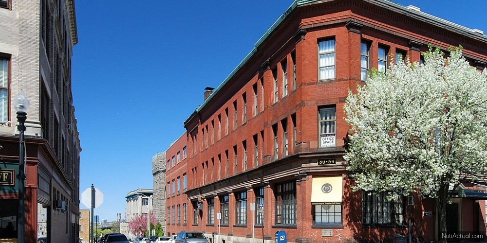 Fall River es una ciudad del condado de Bristol, Massachusetts